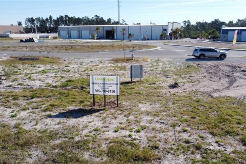 Commercial property in Saint Cloud, Florida № 1957658 - photo 12