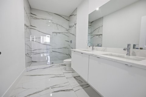 Adosado en venta en Pompano Beach, Florida, 2 dormitorios, 143.44 m2 № 2190093 - foto 16