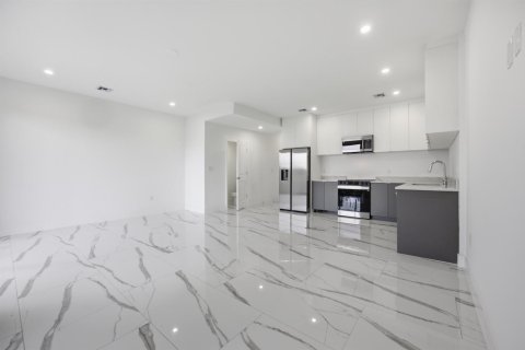 Adosado en venta en Pompano Beach, Florida, 2 dormitorios, 143.44 m2 № 2190093 - foto 7