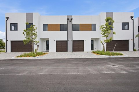 Touwnhouse à Pompano Beach, Floride 2 chambres, 143.44 m2 № 2190093