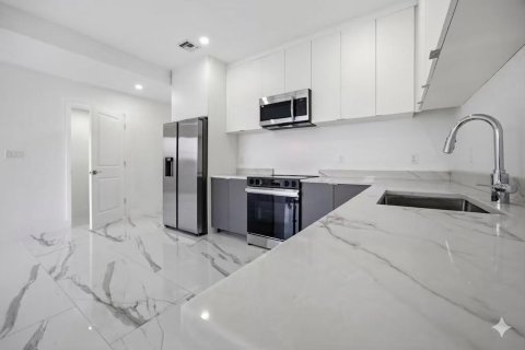 Adosado en venta en Pompano Beach, Florida, 2 dormitorios, 143.44 m2 № 2190093 - foto 8