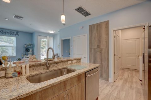 House in Palmetto, Florida 2 bedrooms, 121.42 sq.m. № 1629616 - photo 8