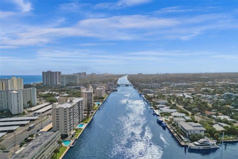 Copropriété à vendre à Pompano Beach, Floride: 2 chambres, 111.48 m2 № 2077778 - photo 2