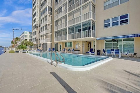 Copropriété à vendre à Pompano Beach, Floride: 2 chambres, 111.48 m2 № 2077778 - photo 28