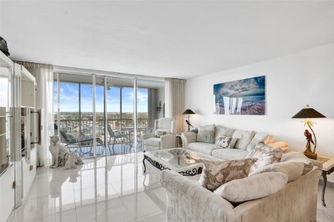 Copropriété à vendre à Pompano Beach, Floride: 2 chambres, 111.48 m2 № 2077778 - photo 11