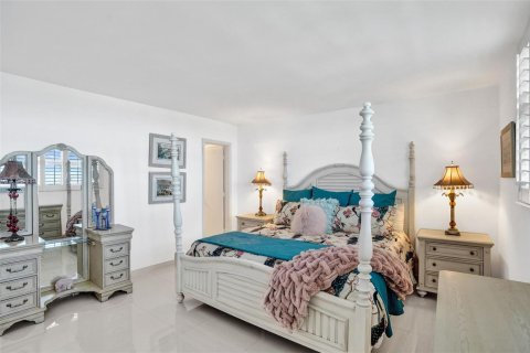 Copropriété à vendre à Pompano Beach, Floride: 2 chambres, 111.48 m2 № 2077778 - photo 19