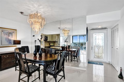 Copropriété à vendre à Pompano Beach, Floride: 2 chambres, 111.48 m2 № 2077778 - photo 13