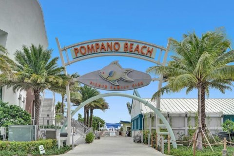 Copropriété à vendre à Pompano Beach, Floride: 2 chambres, 111.48 m2 № 2077778 - photo 3