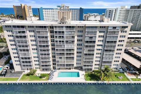 Condo à Pompano Beach, Floride, 2 chambres  № 2077778