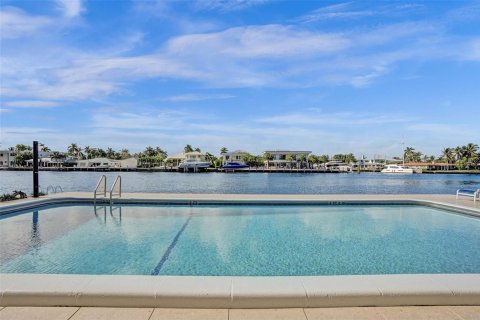 Copropriété à vendre à Pompano Beach, Floride: 2 chambres, 111.48 m2 № 2077778 - photo 29