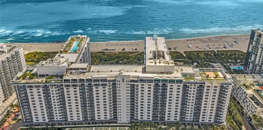 Condo à Miami Beach, Floride, 2 chambres  № 2046202