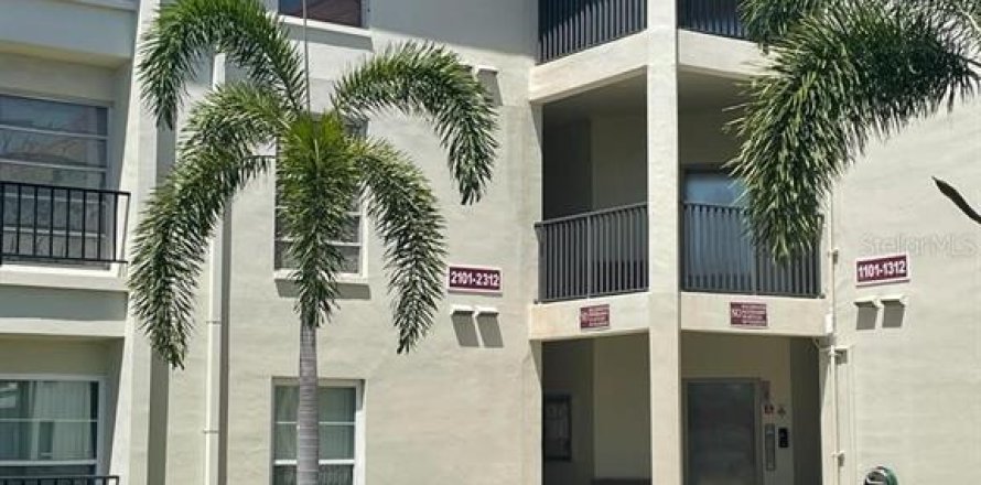 Condominio en Dunedin, Florida, 2 dormitorios № 1723070
