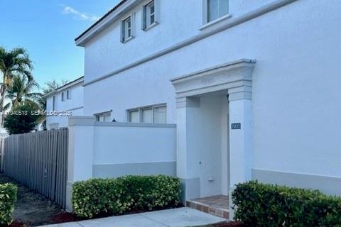 Снять в аренду таунхаус в Мирамар, Флорида 4 спальни, 145.86м2, № 1997701 - фото 4
