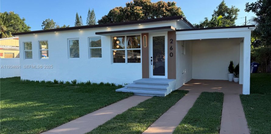 House in Miami, Florida 3 bedrooms № 1994114