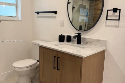 House in Miami, Florida 3 bedrooms № 1994114 - photo 12