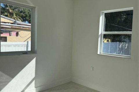 House in Miami, Florida 3 bedrooms № 1994114 - photo 23