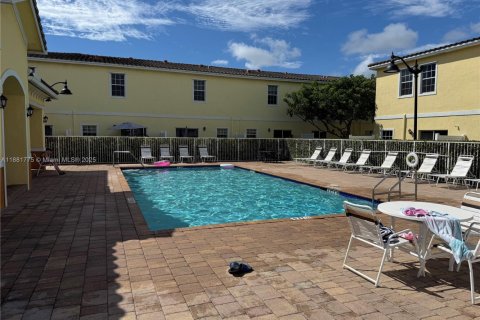 Townhouse in Lauderhill, Florida 3 bedrooms, 138.98 sq.m. № 1924723 - photo 23