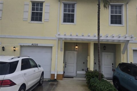 Townhouse in Lauderhill, Florida 3 bedrooms, 138.98 sq.m. № 1924723 - photo 15