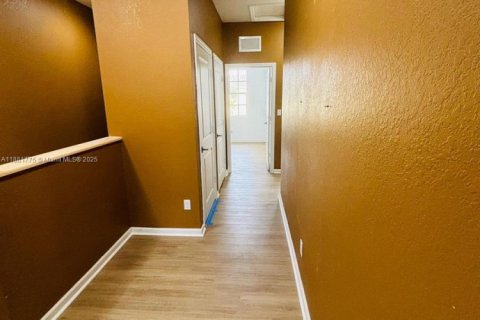 Townhouse in Lauderhill, Florida 3 bedrooms, 138.98 sq.m. № 1924723 - photo 11