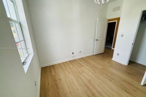 Townhouse in Lauderhill, Florida 3 bedrooms, 138.98 sq.m. № 1924723 - photo 6