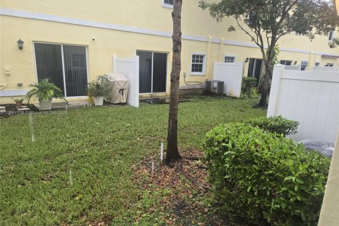 Townhouse in Lauderhill, Florida 3 bedrooms, 138.98 sq.m. № 1924723 - photo 19