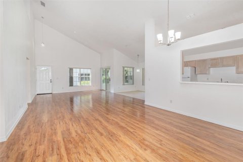 Duplex in Orlando, Florida 3 bedrooms, 181.62 sq.m. № 1909945 - photo 5