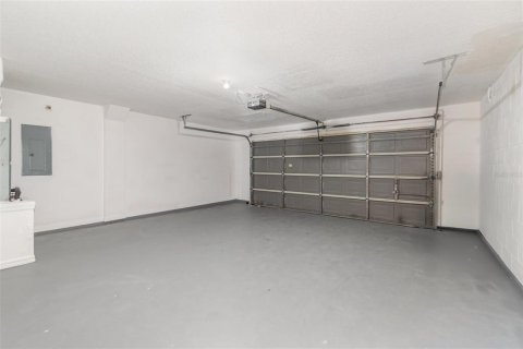 Duplex in Orlando, Florida 3 bedrooms, 181.62 sq.m. № 1909945 - photo 27