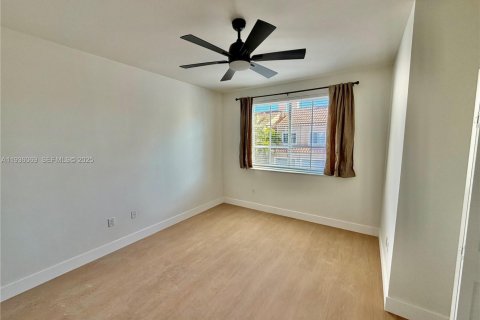 Снять в аренду таунхаус в Веллингтон, Флорида 2 спальни, 130.16м2, № 1994199 - фото 12