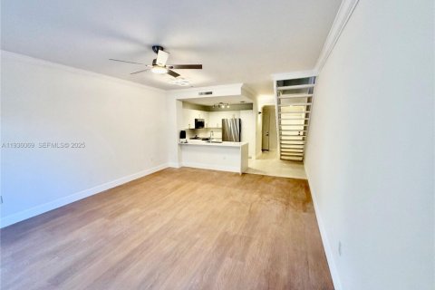 Снять в аренду таунхаус в Веллингтон, Флорида 2 спальни, 130.16м2, № 1994199 - фото 15