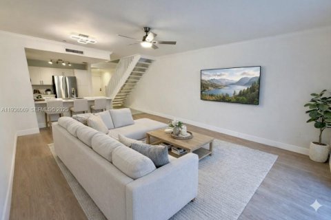 Снять в аренду таунхаус в Веллингтон, Флорида 2 спальни, 130.16м2, № 1994199 - фото 6