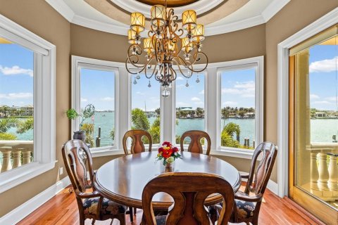 Villa ou maison à vendre à Gulfport, Floride: 4 chambres, 489.97 m2 № 2218346 - photo 28