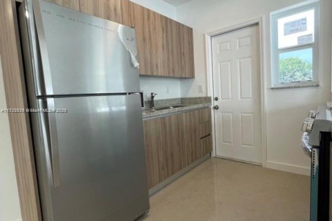 Immobilier commercial à vendre à Miami Beach, Floride: 365.11 m2 № 1939691 - photo 11