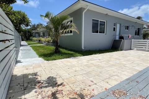 Immobilier commercial à vendre à Miami Beach, Floride: 365.11 m2 № 1939691 - photo 21