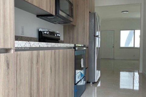 Immobilier commercial à vendre à Miami Beach, Floride: 365.11 m2 № 1939691 - photo 4