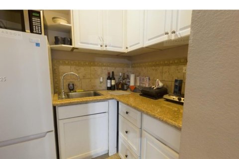 House in Cutler Bay, Florida 4 bedrooms, 198.16 sq.m. № 1941895 - photo 23