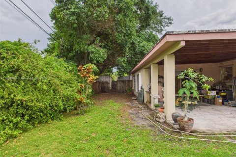 House in Cutler Bay, Florida 4 bedrooms, 198.16 sq.m. № 1941895 - photo 18