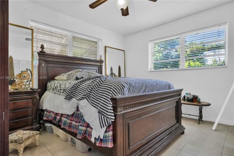 House in Cutler Bay, Florida 4 bedrooms, 198.16 sq.m. № 1941895 - photo 4
