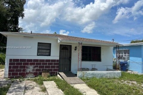 Villa ou maison à vendre à Miami, Floride: 3 chambres, 104.05 m2 № 1958488 - photo 1