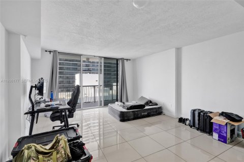 Condo in Miami, Florida  № 1994242 - photo 10