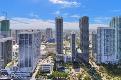 Condo in Miami, Florida  № 1994242 - photo 24