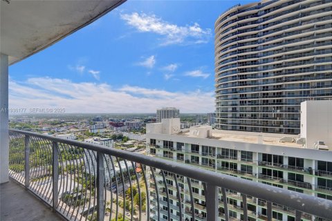 Condo in Miami, Florida  № 1994242 - photo 12