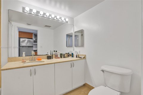 Condo in Miami, Florida  № 1994242 - photo 6