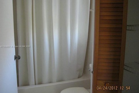 Condo in Miami, Florida, 2 bedrooms  № 1806198 - photo 8