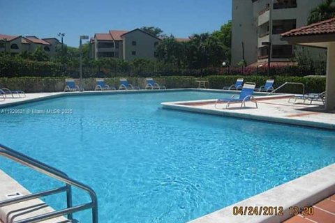 Condo in Miami, Florida, 2 bedrooms  № 1806198 - photo 24
