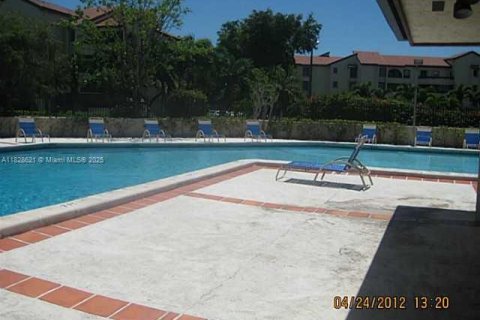 Condo in Miami, Florida, 2 bedrooms  № 1806198 - photo 23