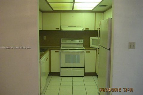 Condo in Miami, Florida, 2 bedrooms  № 1806198 - photo 19