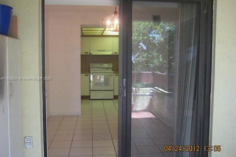 Condo in Miami, Florida, 2 bedrooms  № 1806198 - photo 18