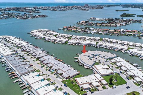 House in Saint Petersburg, Florida 3 bedrooms, 177.44 sq.m. № 1803958 - photo 28