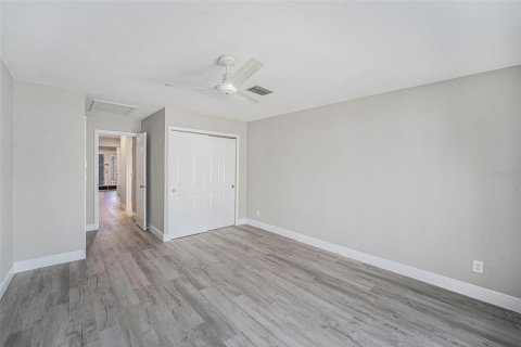 House in Saint Petersburg, Florida 3 bedrooms, 177.44 sq.m. № 1803958 - photo 19