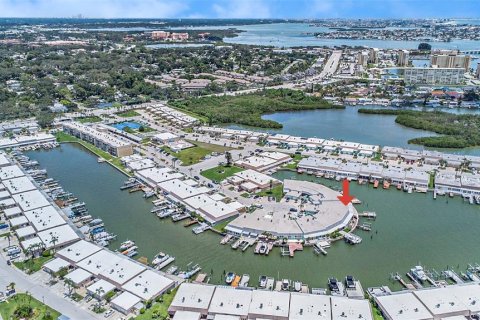 House in Saint Petersburg, Florida 3 bedrooms, 177.44 sq.m. № 1803958 - photo 27